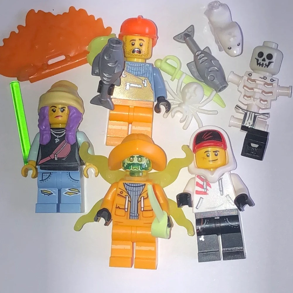 LEGO HIDDEN Side Minifigures LEGO Captain Jonas Jonas Jr Parker L Jackson